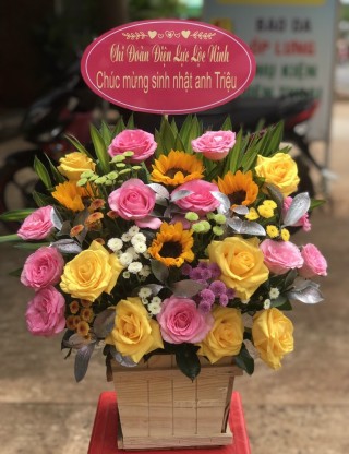 Bac Tan Uyen Congratulation Flower Basket 01