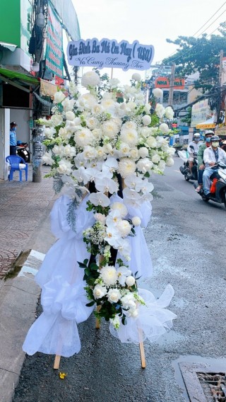 Bac Tan Uyen condolence flower shelf 06