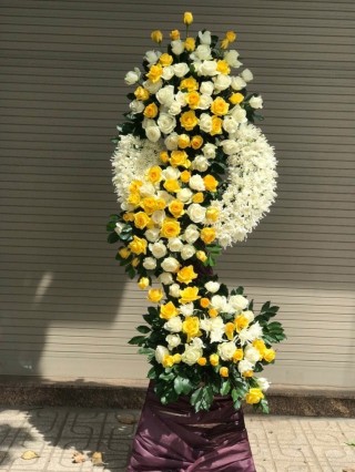 Tan Uyen condolence flower shelf 05